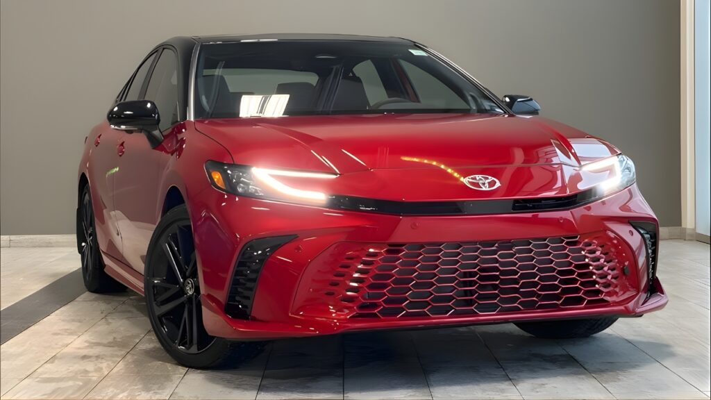 Toyota Camry Unveiled – Top Luxury Sedan with Smooth, Curved Design